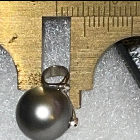 14k Tahitian Pearl diamond pendant & chain - Picture 7 of 9